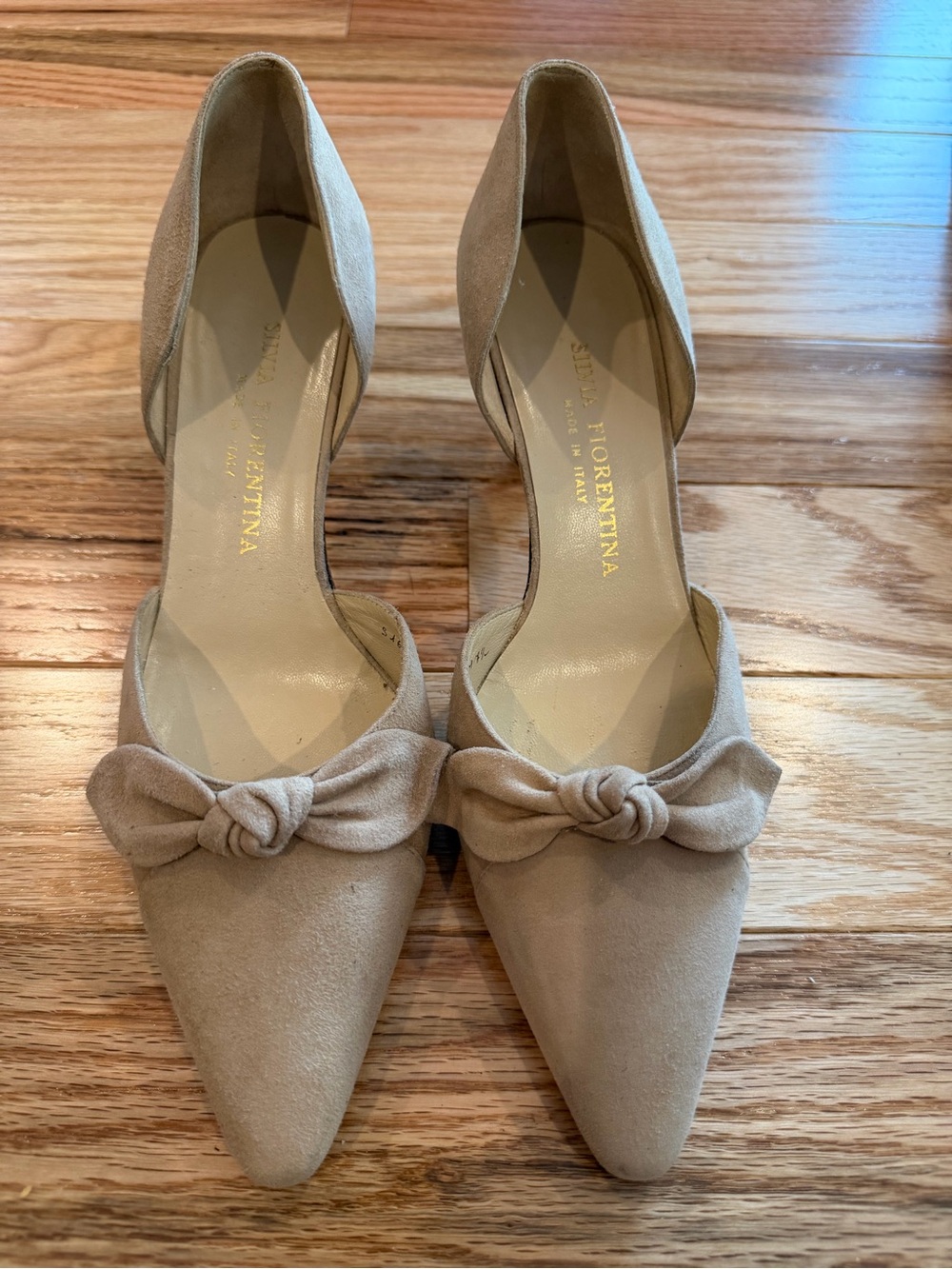 Silvia Fiorentina Women's Suede Mid Heel Pumps - Tan